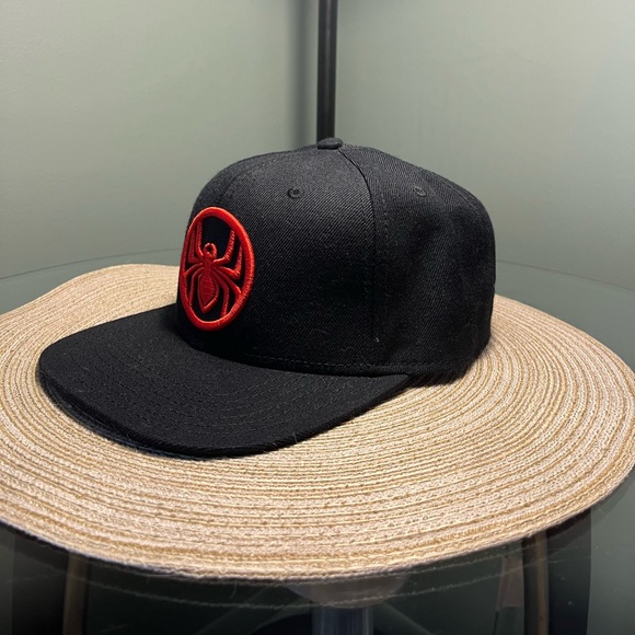Adult Spiderman SnapBack Hat - Picture 5 of 5